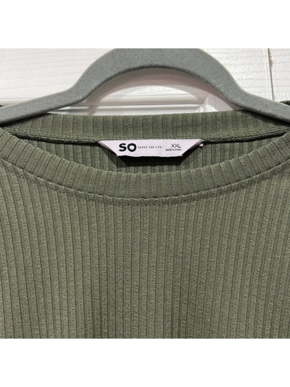 short sleeve green bodysuit - Picture 2 of 3